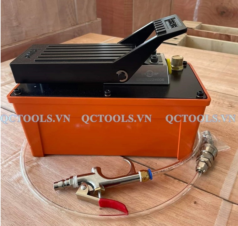 Bom khi nen thuy luc 1.6 lit than bang nhua